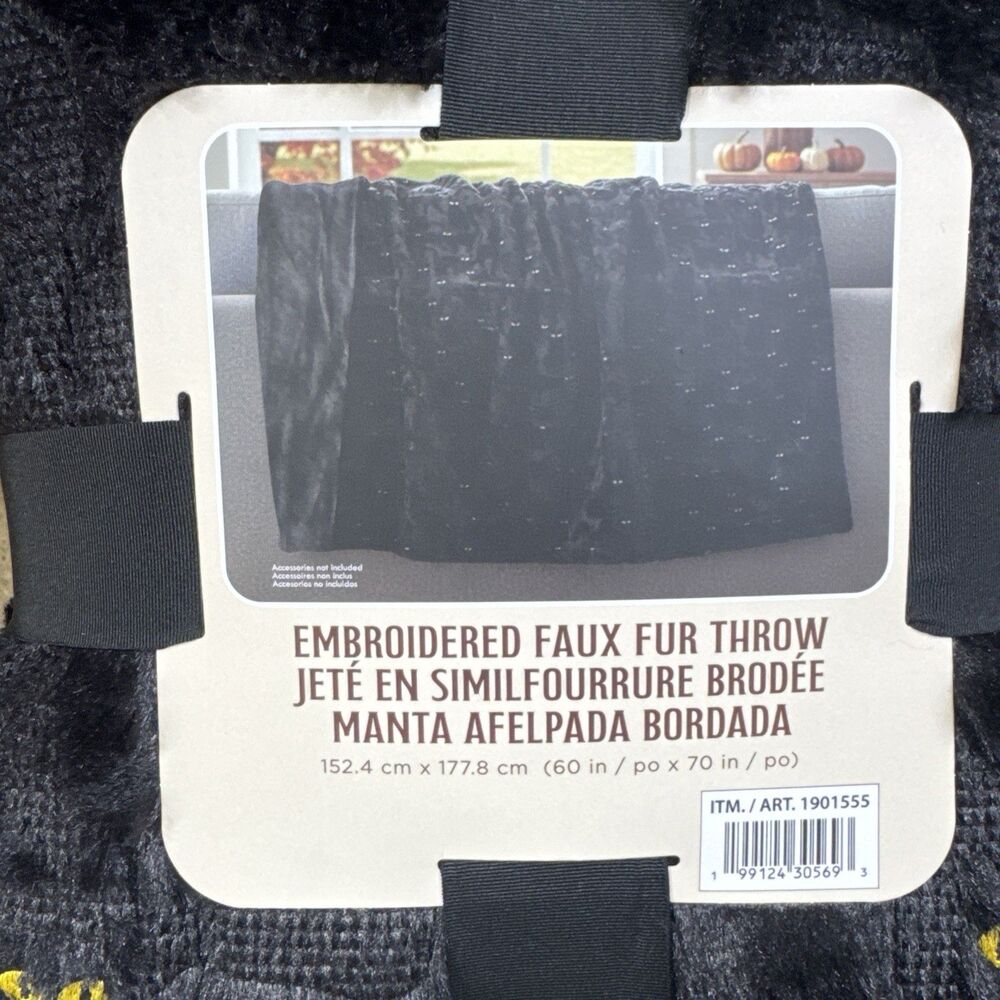 BRAND NEW COSTCO FAUX FUR EMBROIDERED HALLOWEEN BLANKET THROW ๐โโฌ BLACK CAT ๐โโฌ - Picture 4 of 6